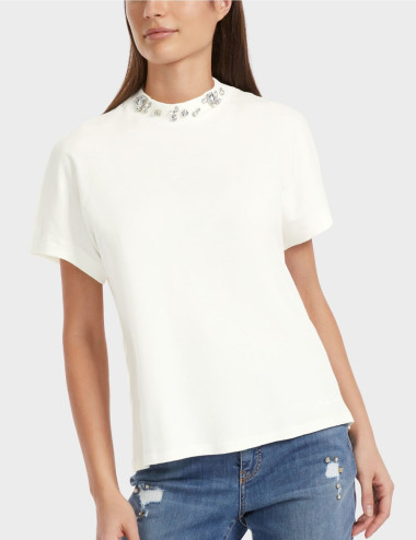 T-Shirt blanc avec col orné...