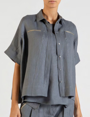 Loose-fitting linen blouse