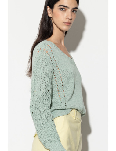 Pullover with lace detail