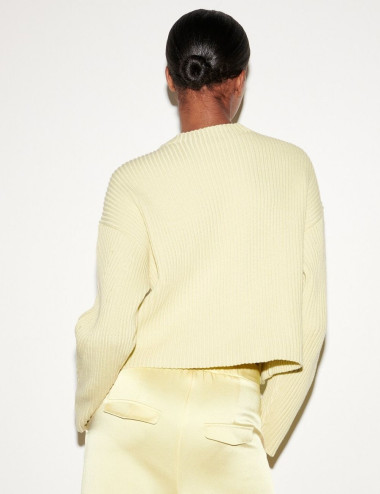 Ribbed round neck pullover