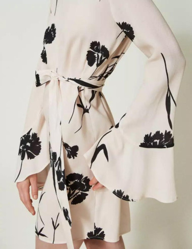 Robe courte en crêpe floral