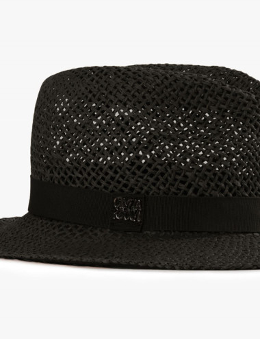 Grand chapeau en paille...