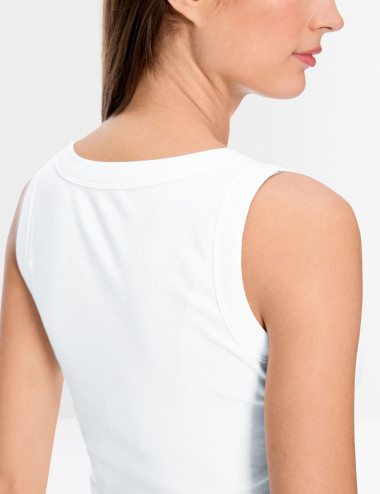 Camisole blanche finement...