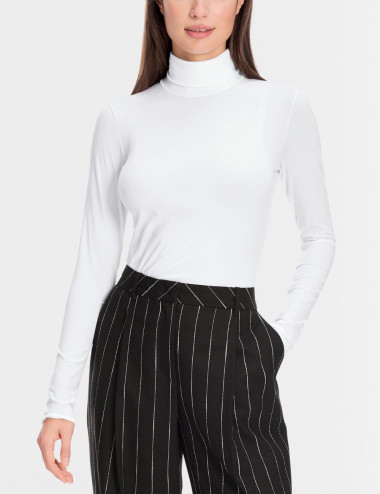 Délicat pull à col roulé...