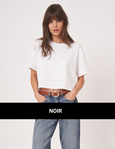 T-shirt noir à coupe courte...