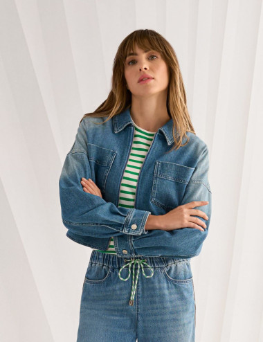Veste courte en jean avec...