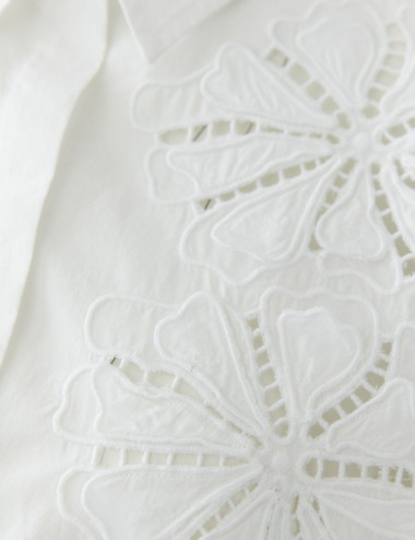 Blouse blanche avec...