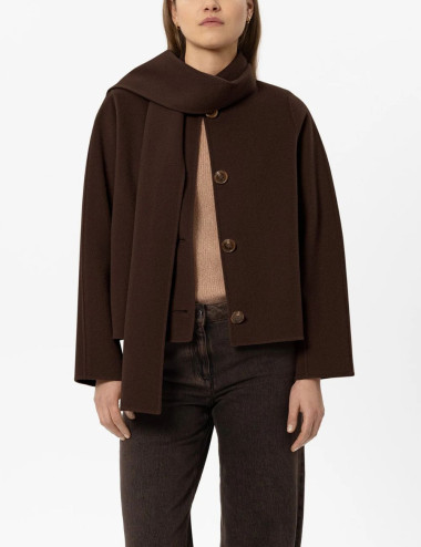 Manteau avec écharpe...