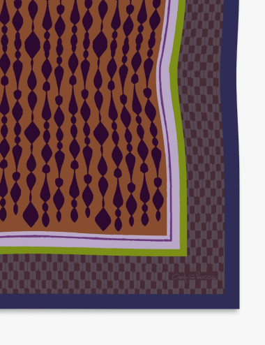 Foulard bordeaux en soie...