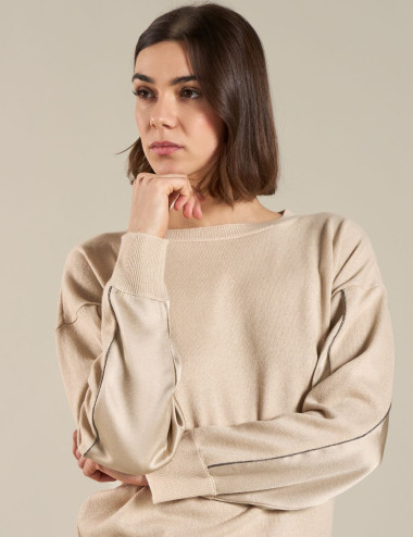 Pull avec détails de satin...